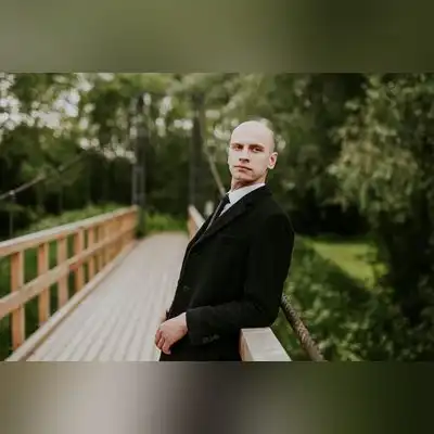 陈英
